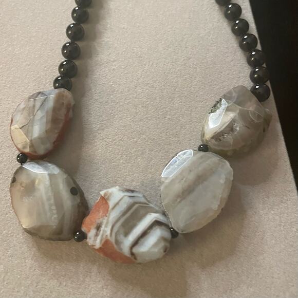 Beaded Onyx Polished Striated Agate Stones Necklace - Picture 2 of 2